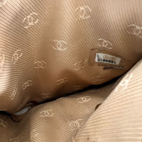 Chanel trifold wallet - Picture 10 of 14